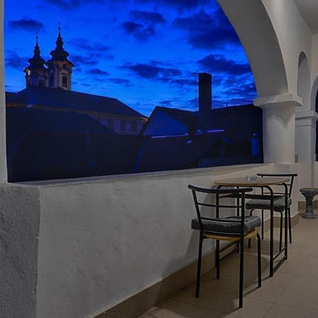 Demetrovics Udvarhaz Eger Exteriör bild